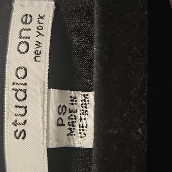 Studio One Black and White Geometric Maxi Dress - Picture 2 of 9